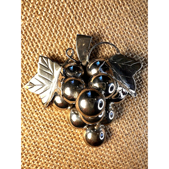 Mexico Signed Sterling Silver Grape Leaf Pin Brooch Pendant - Picture 2 of 12